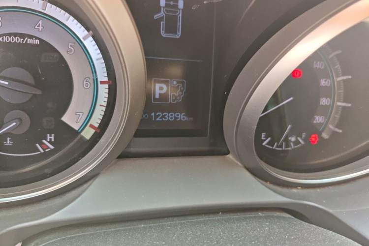 Used Toyota Prado 2010 4.0L Automatic TX-L Odometer Close Up