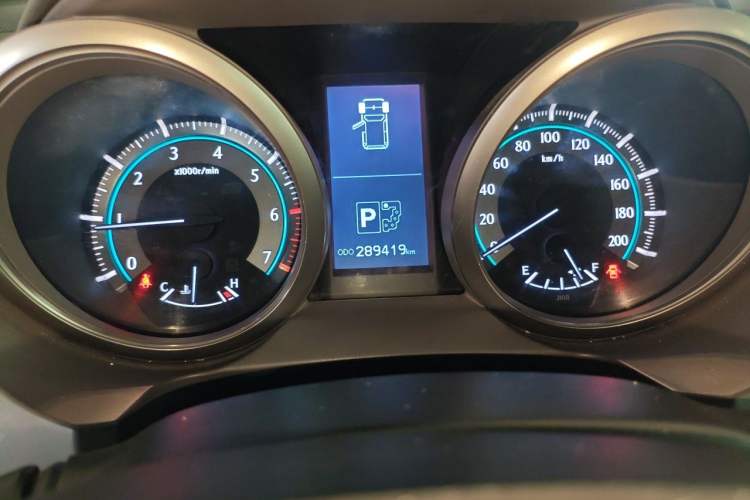 Used Toyota Prado 2010 4.0L Automatic TX-L Odometer Close Up