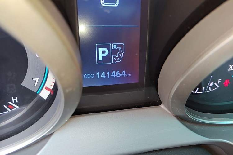 Used Toyota Prado 2010 4.0L Automatic TX-L Odometer Close Up