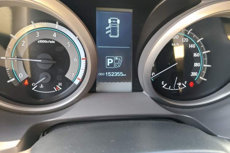 Used Toyota Prado 2010 4.0L Automatic TX-L Odometer Close Up
