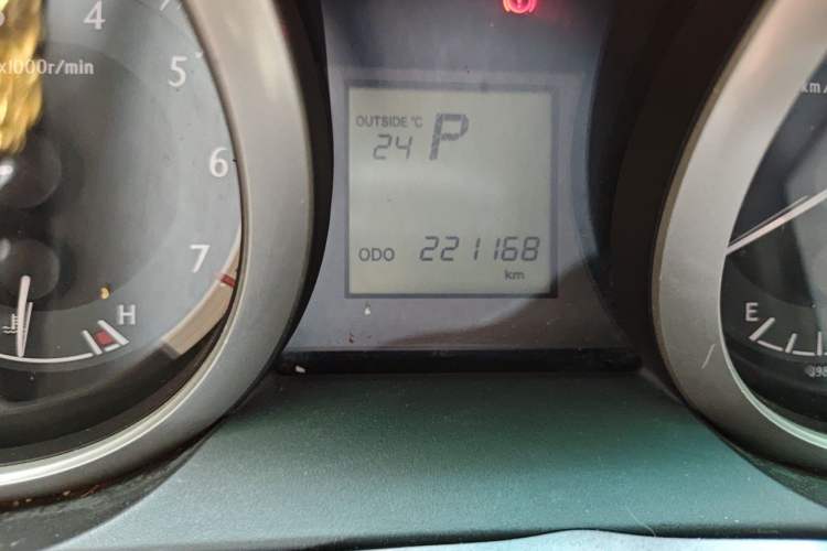 Used Toyota Prado 2010 2.7L Automatic Deluxe Edition Odometer Close Up