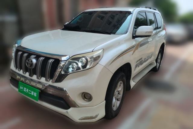 Used Toyota Prado 2.7 automatic 7-seater without a sunroof