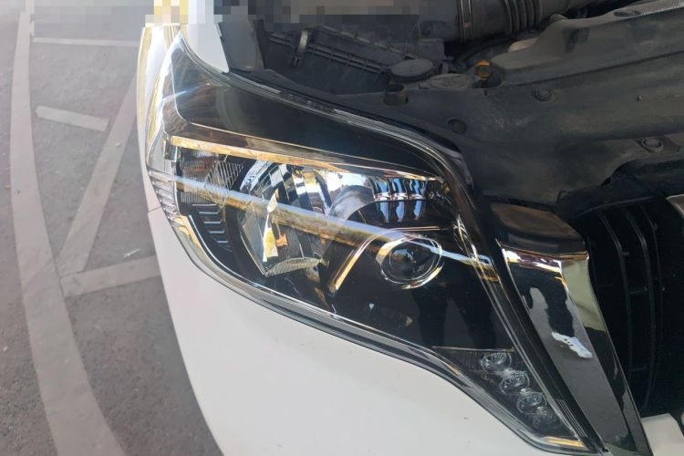 Used Toyota Prado 2010 4.0L Automatic TX-L Right Front Headlight