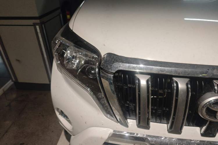 Used Toyota Prado 2010 4.0L Automatic TX-L Right Front Headlight