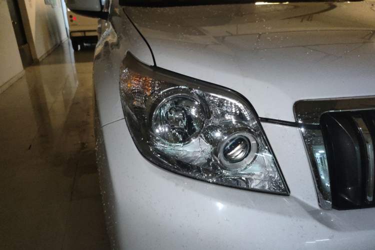 Used Toyota Prado 2010 4.0L Automatic TX-L Right Front Headlight