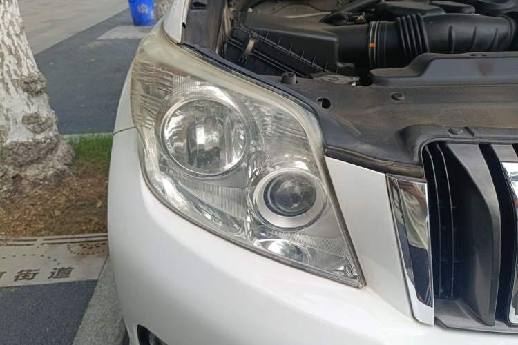 Used Toyota Prado 2010 4.0L Automatic TX-L Right Front Headlight