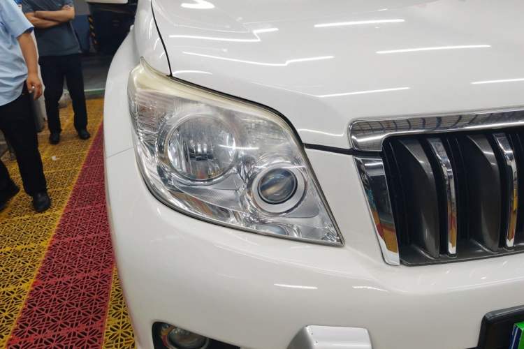 Used Toyota Prado 2010 4.0L Automatic TX-L Right Front Headlight
