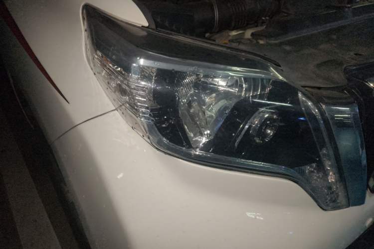 Used Toyota Prado 2010 4.0L Automatic VX NAVI Right Front Headlight
