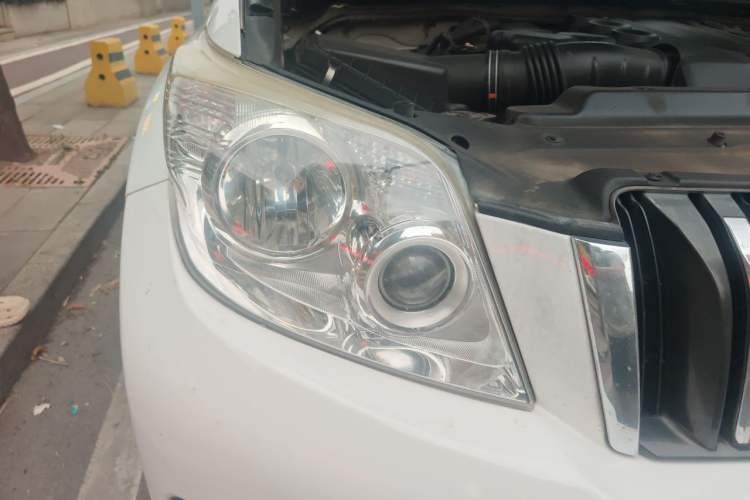 Used Toyota Prado 2010 4.0L Automatic TX Right Front Headlight