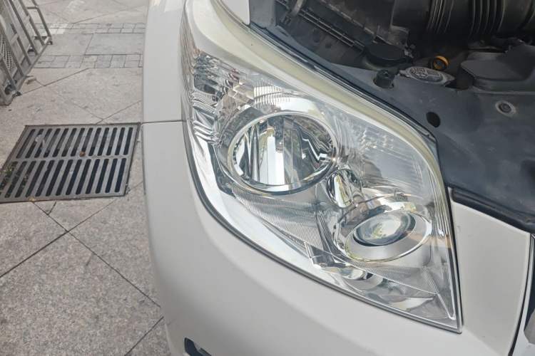 Used Toyota Prado 2010 4.0L Automatic TX-L Right Front Headlight