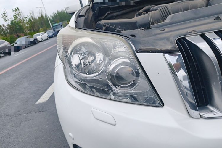 Used Toyota Prado 2010 4.0L Automatic VX Right Front Headlight