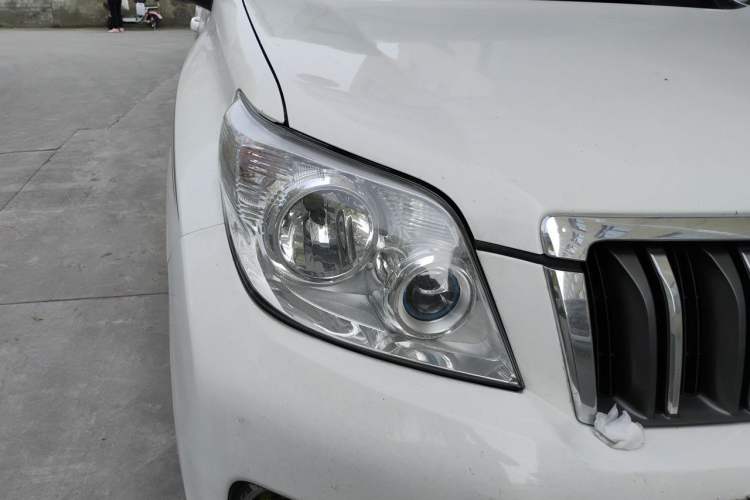 Used Toyota Prado 2010 4.0L Automatic TX-L Right Front Headlight