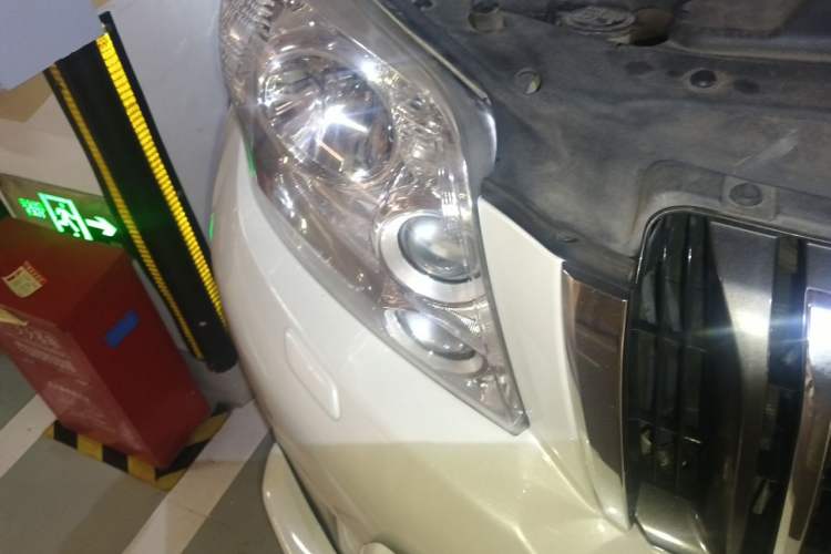 Used Toyota Prado 2010 2.7L Automatic Deluxe Edition Right Front Headlight