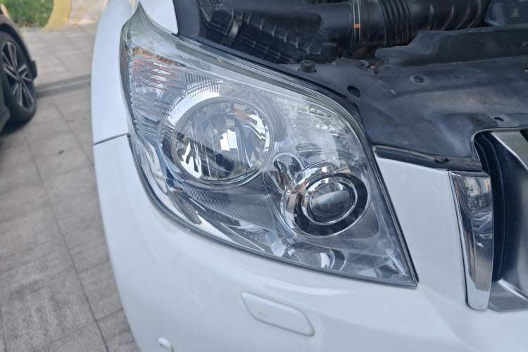 Used Toyota Prado 2010 4.0L Automatic VX NAVI Right Front Headlight