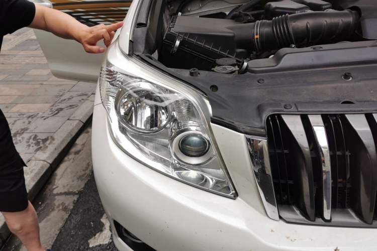 Used Toyota Prado 2010 4.0L Automatic TX-L Right Front Headlight