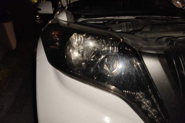 Used Toyota Prado 2010 4.0L Automatic TX-L Right Front Headlight