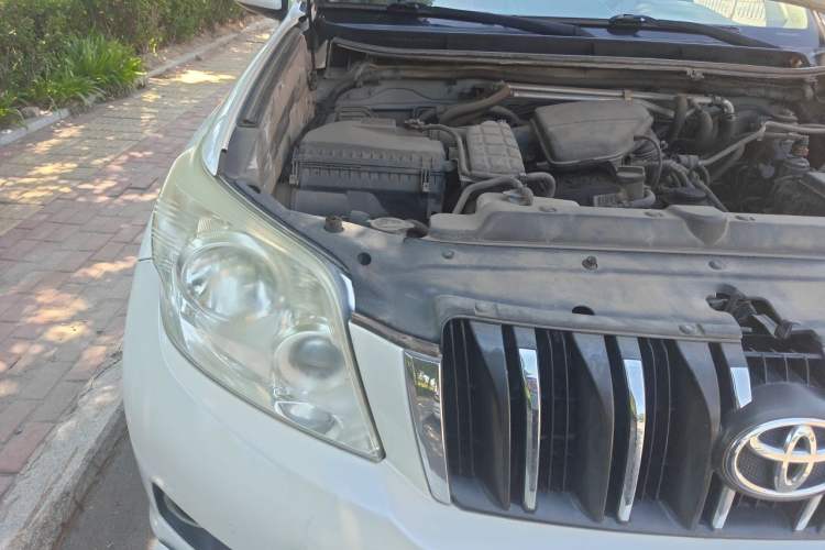 Used Toyota Prado 2010 2.7L Automatic Deluxe Edition Right Front Headlight