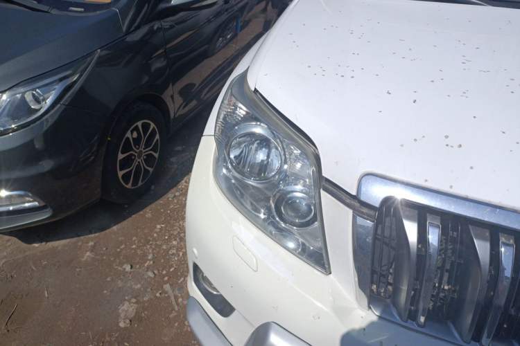 Used Toyota Prado 2010 4.0L Automatic VX NAVI Right Front Headlight