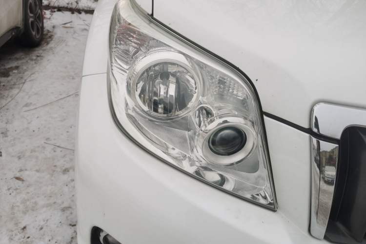 Used Toyota Prado 2010 4.0L Automatic TX-L Right Front Headlight
