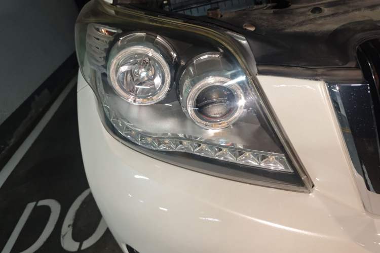 Used Toyota Prado 2010 2.7L Automatic Standard Edition Right Front Headlight
