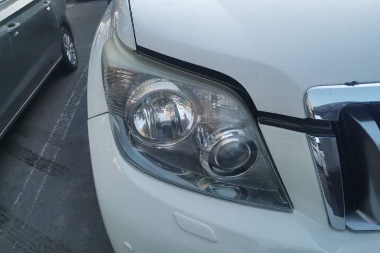 Used Toyota Prado 2010 4.0L Automatic VX NAVI Right Front Headlight