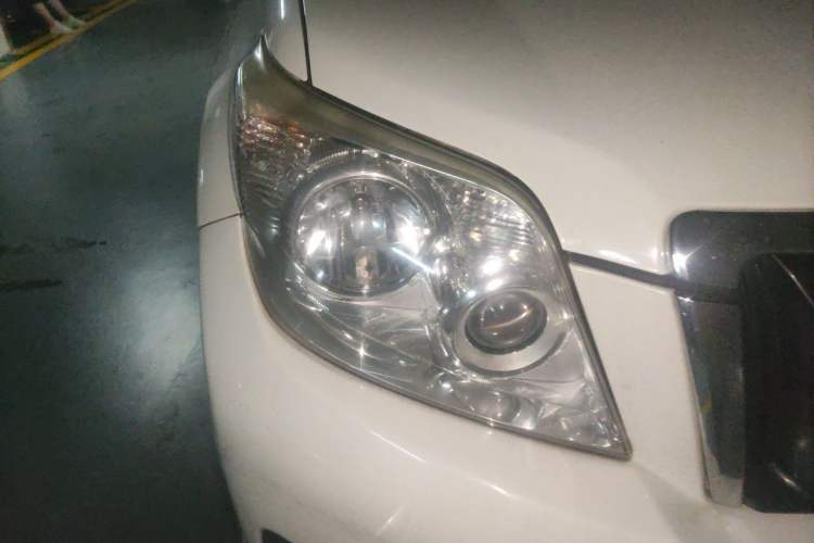 Used Toyota Prado 2010 4.0L Automatic TX-L Right Front Headlight