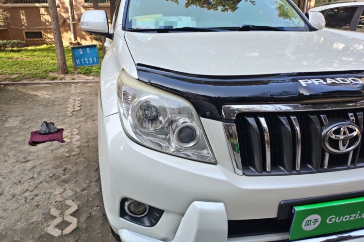 Used Toyota Prado 2010 2.7L Automatic Deluxe Edition Right Front Headlight