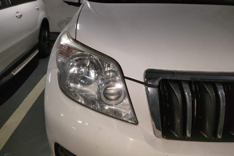Used Toyota Prado 2010 4.0L Automatic TX-L NAVI Right Front Headlight