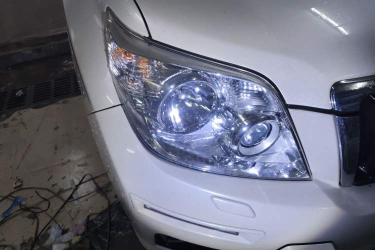 Used Toyota Prado 2010 2.7L Automatic Deluxe Edition Right Front Headlight