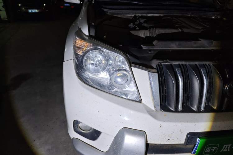 Used Toyota Prado 2010 4.0L Automatic TX-L Right Front Headlight