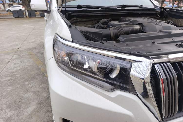 Used Toyota Prado 2010 4.0L Automatic TX-L Right Front Headlight