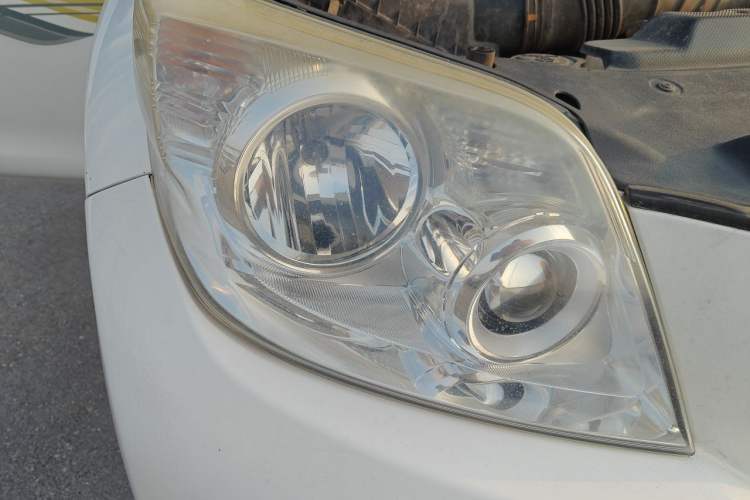 Used Toyota Prado 2010 4.0L Automatic TX-L NAVI Right Front Headlight