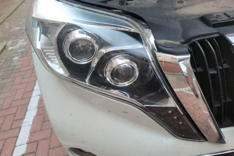Used Toyota Prado  Right Front Headlight