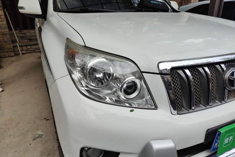 Used Toyota Prado 2010 4.0L Automatic TX-L Right Front Headlight