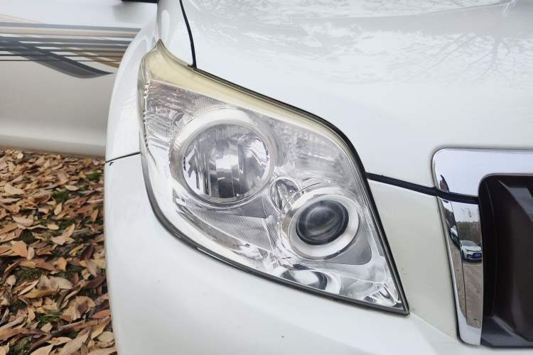 Used Toyota Prado 2010 2.7L Manual Transmission Right Front Headlight