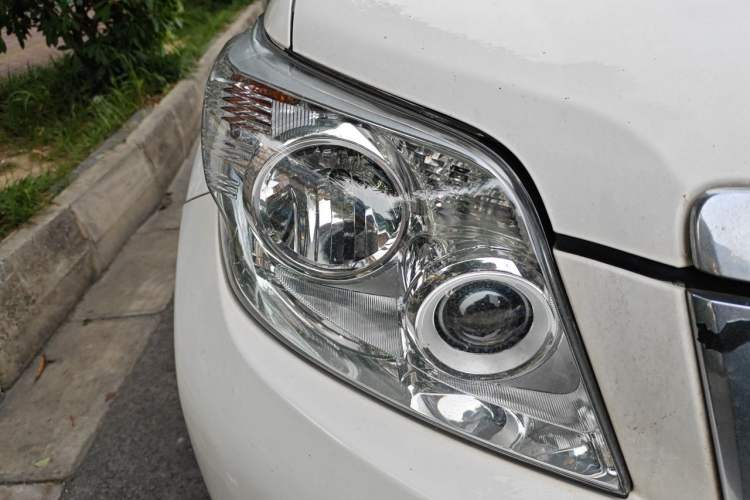 Used Toyota Prado 2010 4.0L Automatic TX-L Right Front Headlight