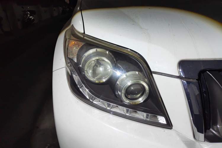 Used Toyota Prado 2010 2.7L Automatic Luxury Edition Right Front Headlight