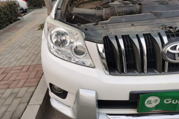 Used Toyota Prado 2010 4.0L Automatic TX-L Right Front Headlight