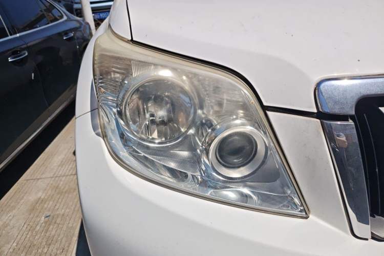 Used Toyota Prado 2010 4.0L Automatic TX-L Right Front Headlight