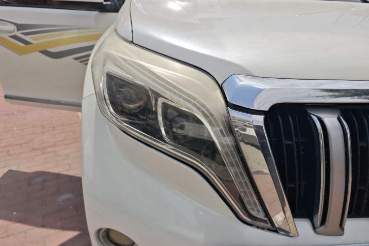 Used Toyota Prado 2010 2.7L Automatic Standard Edition Right Front Headlight