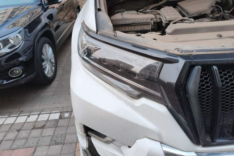 Used Toyota Prado 2010 2.7L Automatic Standard Edition Right Front Headlight