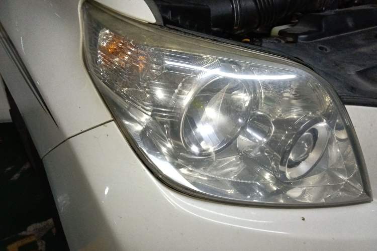 Used Toyota Prado 2010 4.0L Automatic TX-L Right Front Headlight