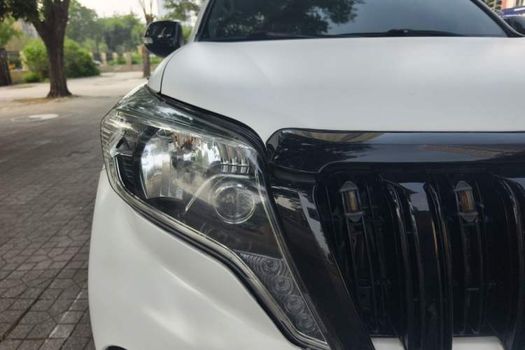 Used Toyota Prado 2010 2.7L Automatic Standard Edition Right Front Headlight