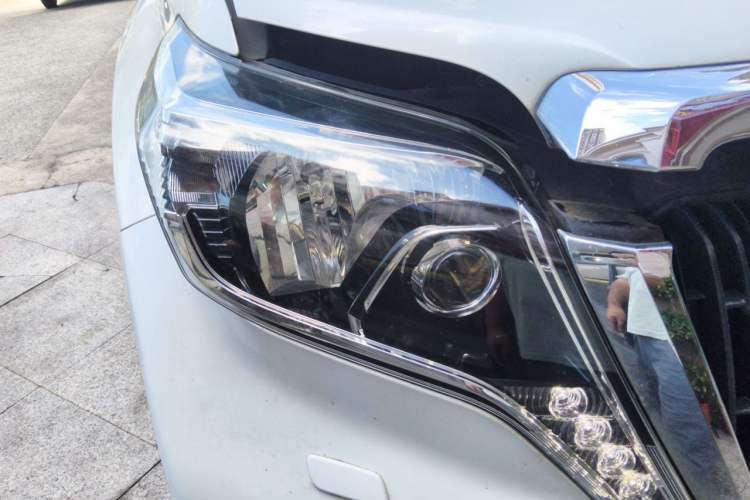 Used Toyota Prado 2010 2.7L Automatic Standard Edition Right Front Headlight