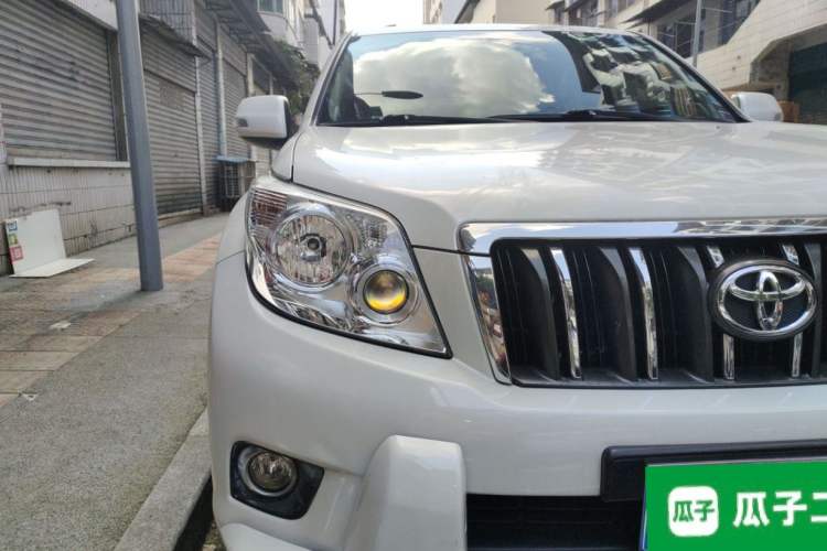 Used Toyota Prado 2010 2.7L Automatic Standard Edition Right Front Headlight
