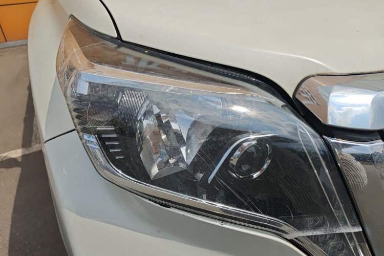 Used Toyota Prado 2010 2.7L Automatic Deluxe Edition Right Front Headlight