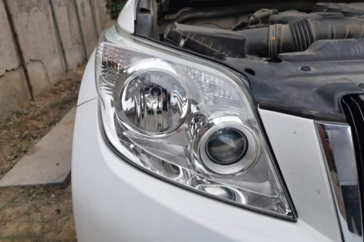 Used Toyota Prado 2010 4.0L Automatic TX-L Right Front Headlight