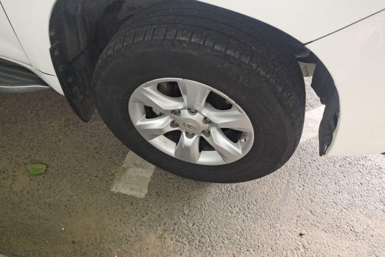 Used Toyota Prado 2010 4.0L Automatic TX-L NAVI Right Front Wheel Hub