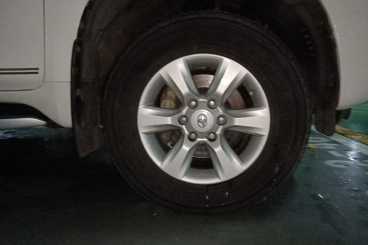 Used Toyota Prado 2010 4.0L Automatic TX Right Front Wheel Hub