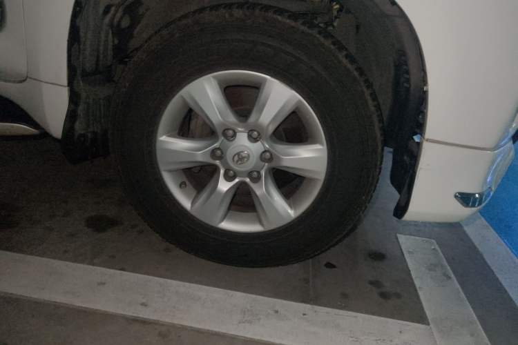 Used Toyota Prado 2010 4.0L Automatic VX NAVI Right Front Wheel Hub